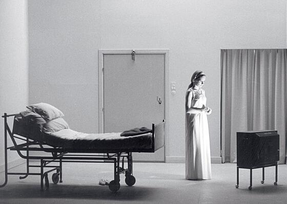 layout image (to proper size of the container)