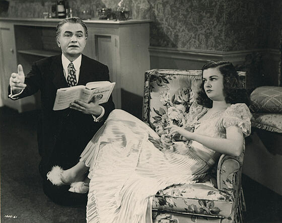 layout image (to proper size of the container)