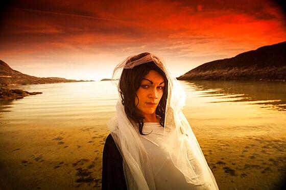 layout image (to proper size of the container)