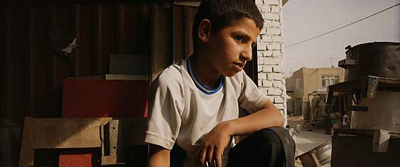 layout image (to proper size of the container)