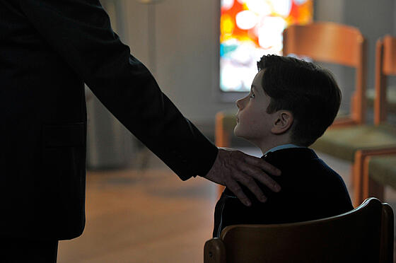 layout image (to proper size of the container)