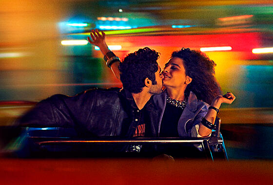 layout image (to proper size of the container)