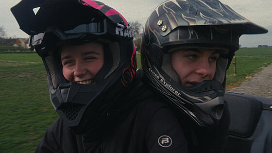 layout image (to proper size of the container)