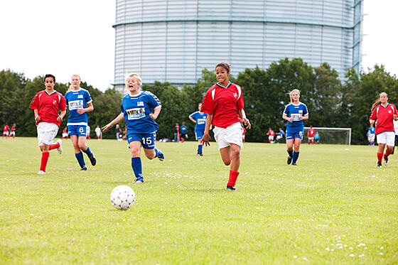 layout image (to proper size of the container)