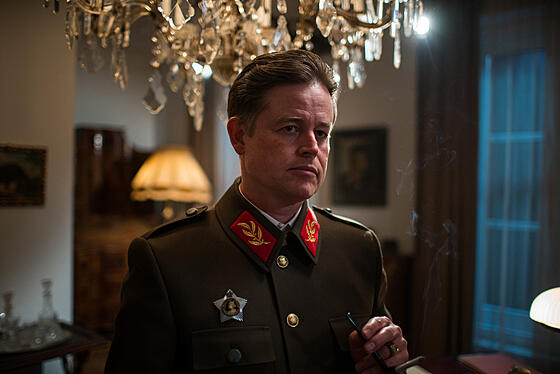 layout image (to proper size of the container)