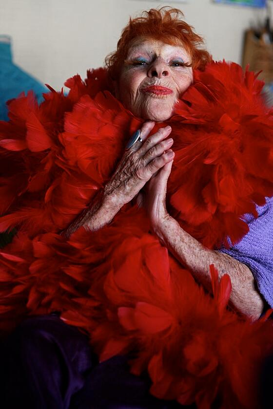 layout image (to proper size of the container)