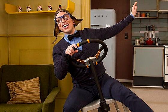 layout image (to proper size of the container)