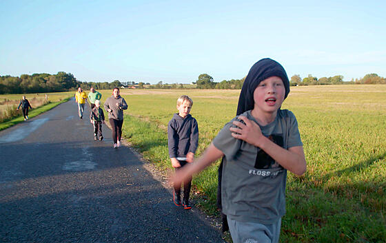 layout image (to proper size of the container)