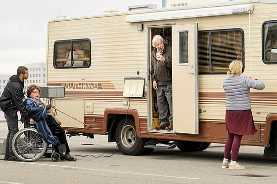 layout image (to proper size of the container)