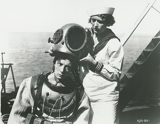 layout image (to proper size of the container)