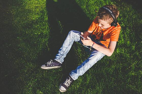 layout image (to proper size of the container)