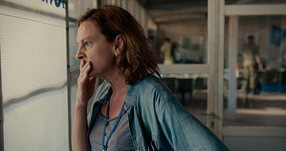 layout image (to proper size of the container)