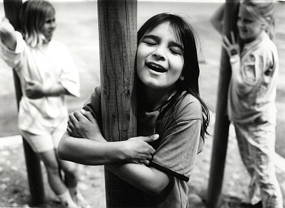 layout image (to proper size of the container)