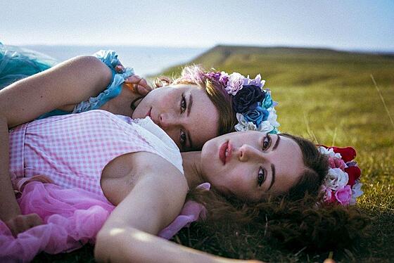 layout image (to proper size of the container)