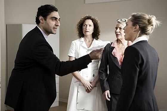 layout image (to proper size of the container)