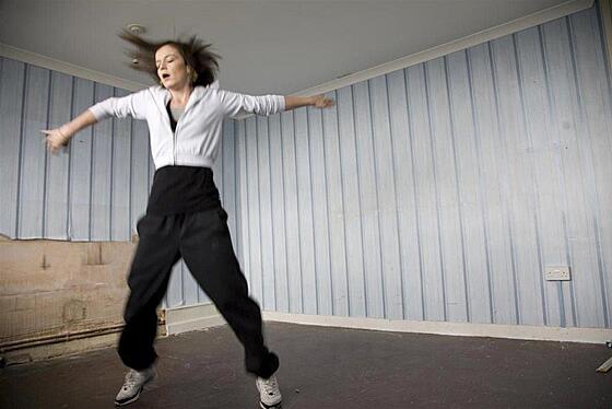 layout image (to proper size of the container)