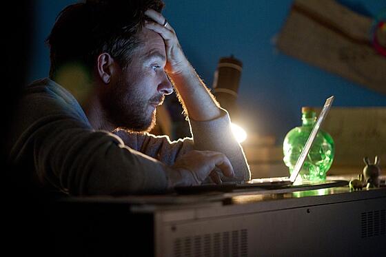 layout image (to proper size of the container)