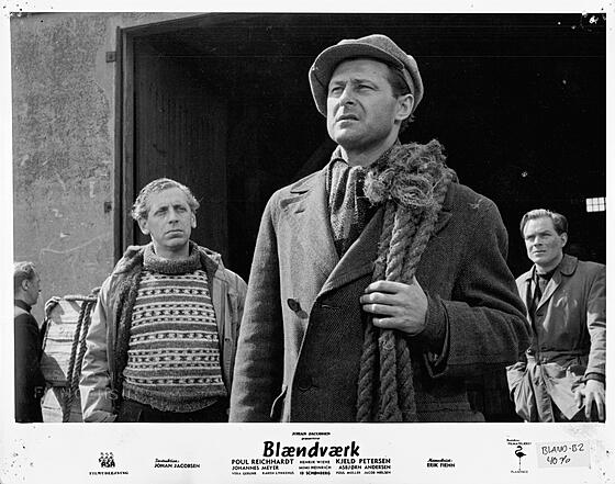 layout image (to proper size of the container)