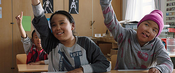 layout image (to proper size of the container)