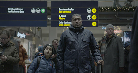 layout image (to proper size of the container)