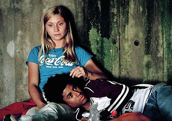 layout image (to proper size of the container)