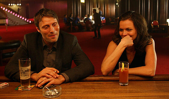 layout image (to proper size of the container)