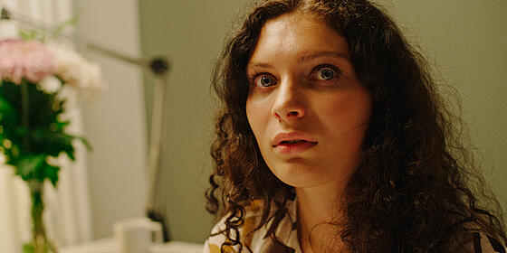 layout image (to proper size of the container)