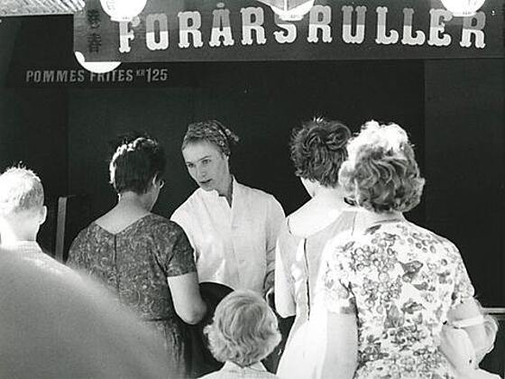 layout image (to proper size of the container)