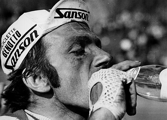 layout image (to proper size of the container)