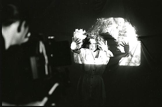 layout image (to proper size of the container)