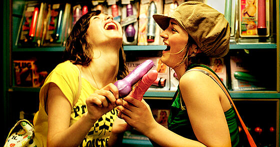 layout image (to proper size of the container)