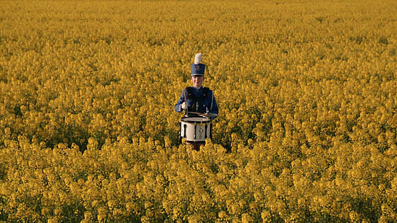 layout image (to proper size of the container)