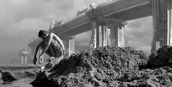 layout image (to proper size of the container)