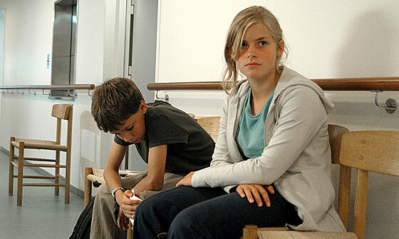 layout image (to proper size of the container)