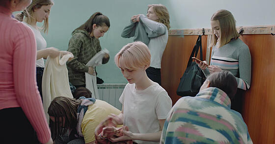 layout image (to proper size of the container)