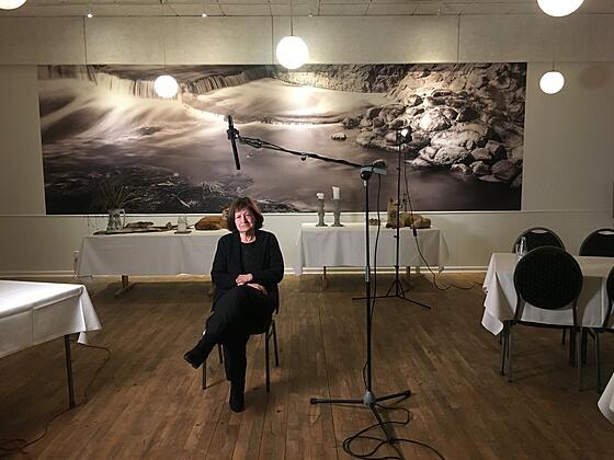 layout image (to proper size of the container)