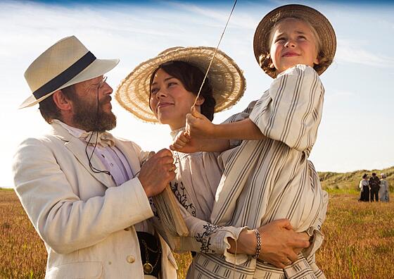 layout image (to proper size of the container)