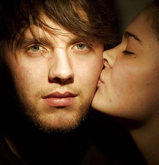 layout image (to proper size of the container)