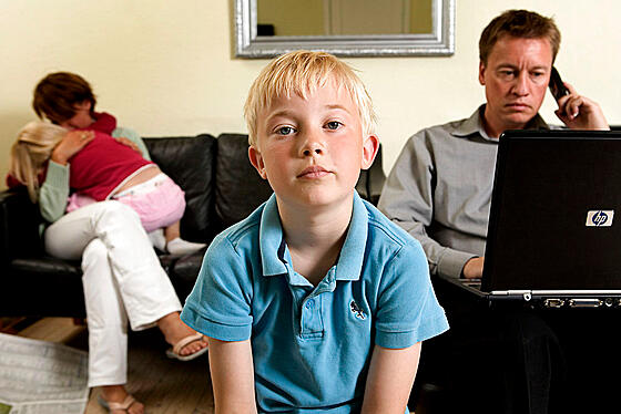 layout image (to proper size of the container)