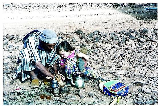 layout image (to proper size of the container)