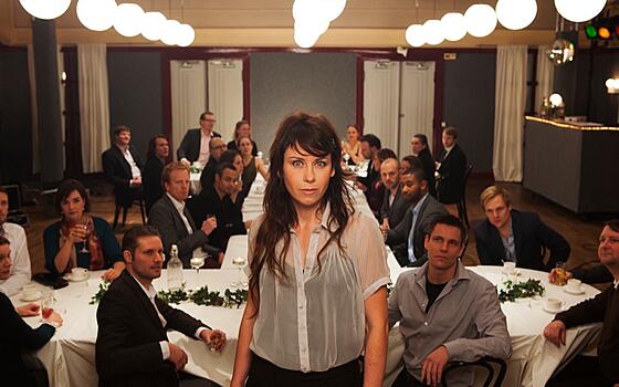 layout image (to proper size of the container)