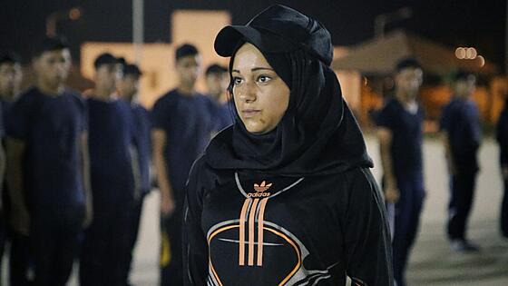 layout image (to proper size of the container)