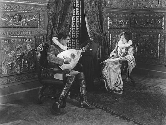 layout image (to proper size of the container)