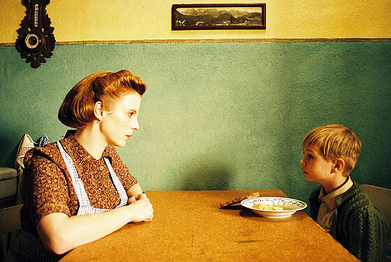 layout image (to proper size of the container)