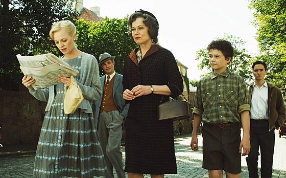 layout image (to proper size of the container)