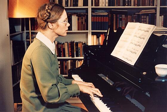 layout image (to proper size of the container)