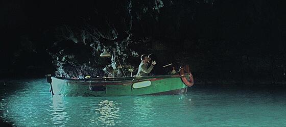 layout image (to proper size of the container)