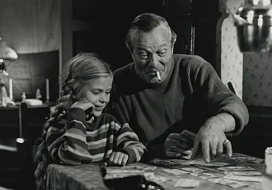 layout image (to proper size of the container)