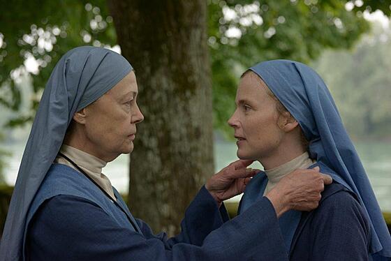 layout image (to proper size of the container)