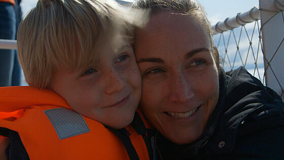 layout image (to proper size of the container)